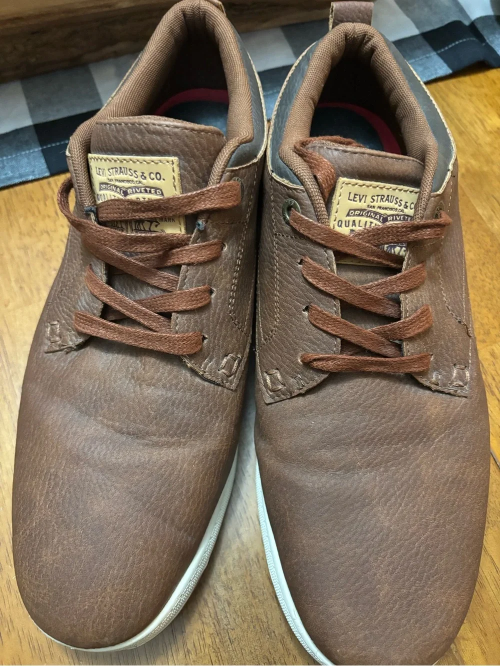Levi’s Men's Brown Leather Casual Sneakers